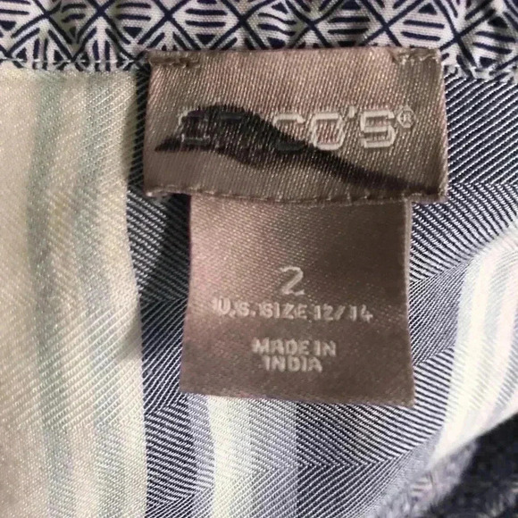 Chicos Size 2 (12/14) Blue and White Stripe Embroidered Blouse V-Neck 3/4 sleeve - Picture 2 of 6